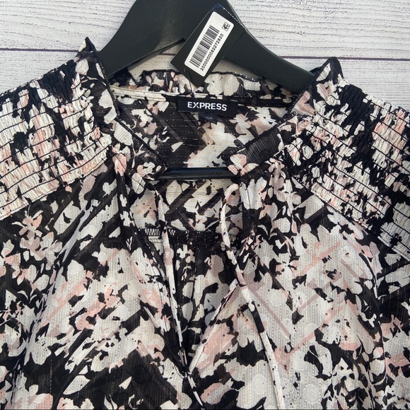 EXPRESS Metallic Floral Ruffle Top - Picture 8 of 16